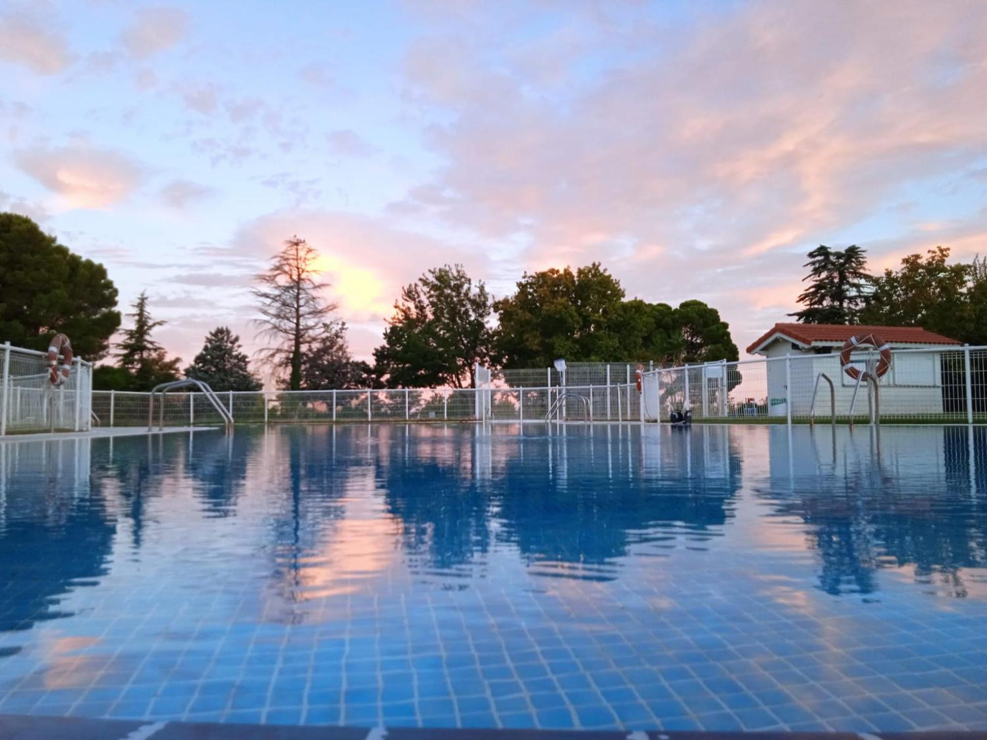 Albergue Zaragoza Camping Exterior photo