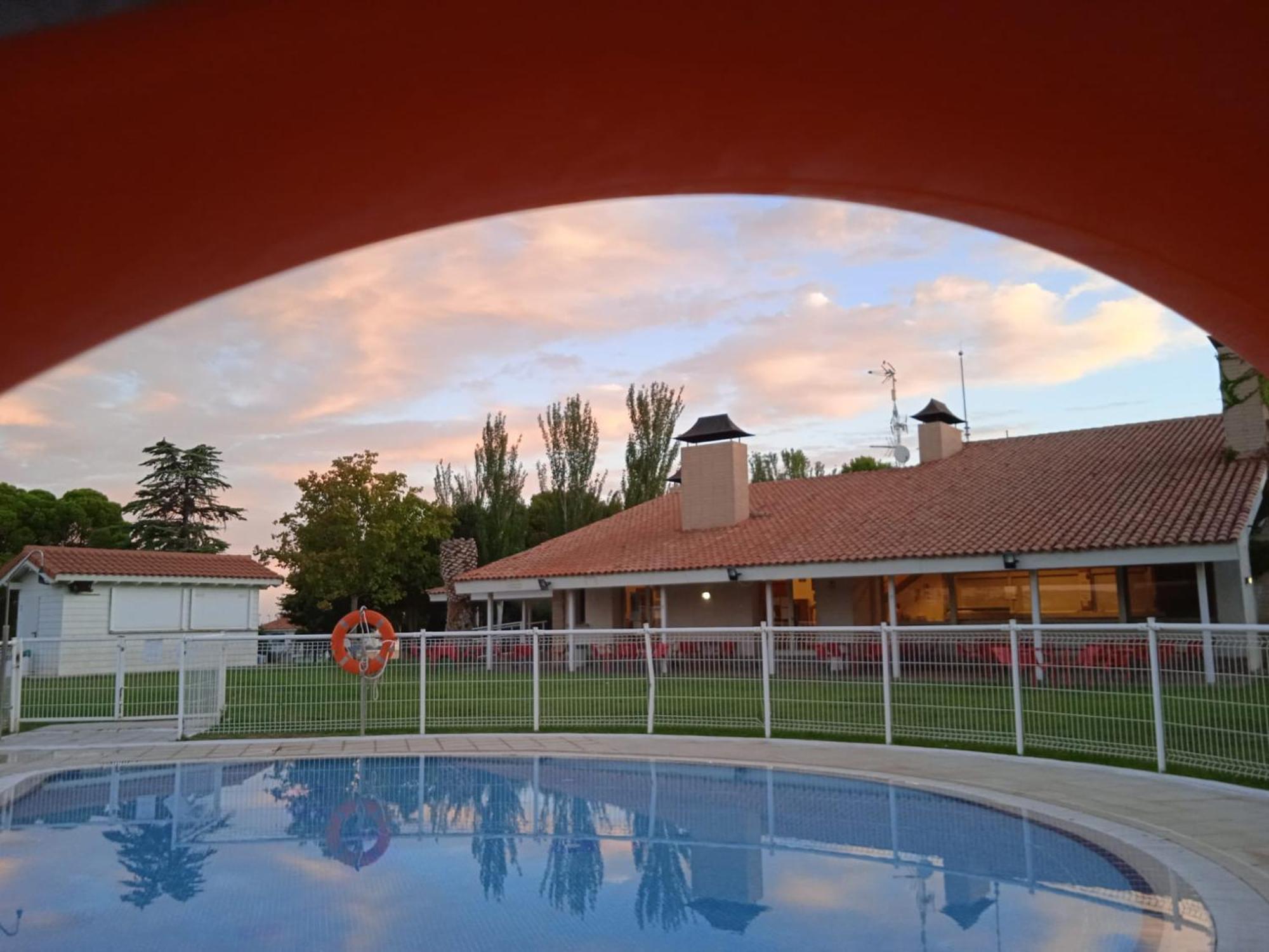 Albergue Zaragoza Camping Exterior photo